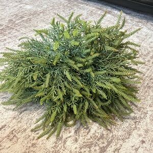 Faux greenery - 21 pieces total